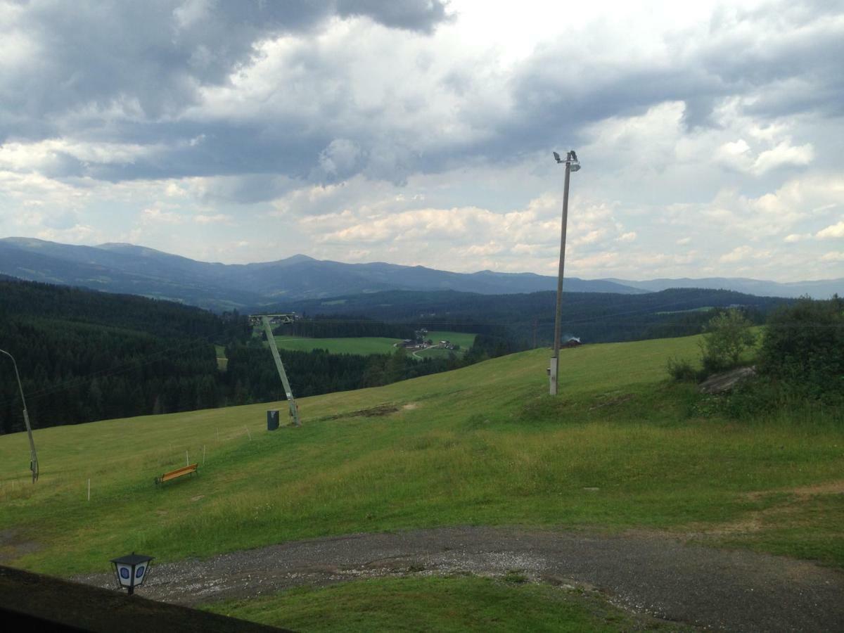 Alpengasthof Hoiswirt Modriach Екстер'єр фото